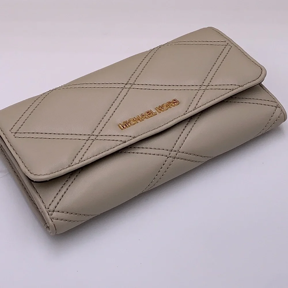 MICHAEL KORS JET SET TRAVEL LARGE TRIFOLD WALLET LIGHT SAND COLOR